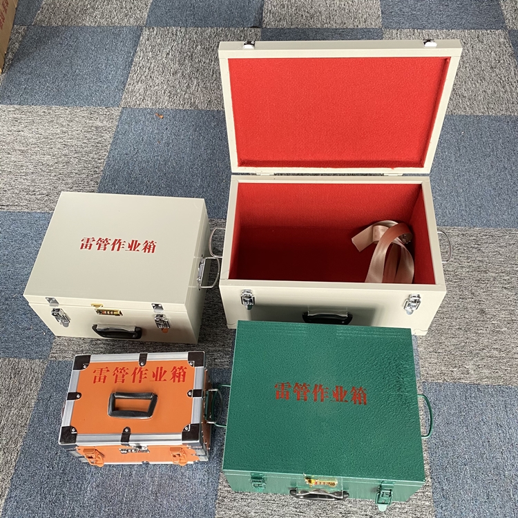 黄石爆破工程作业箱如何选择？玻璃钢与传统材质的全面对比